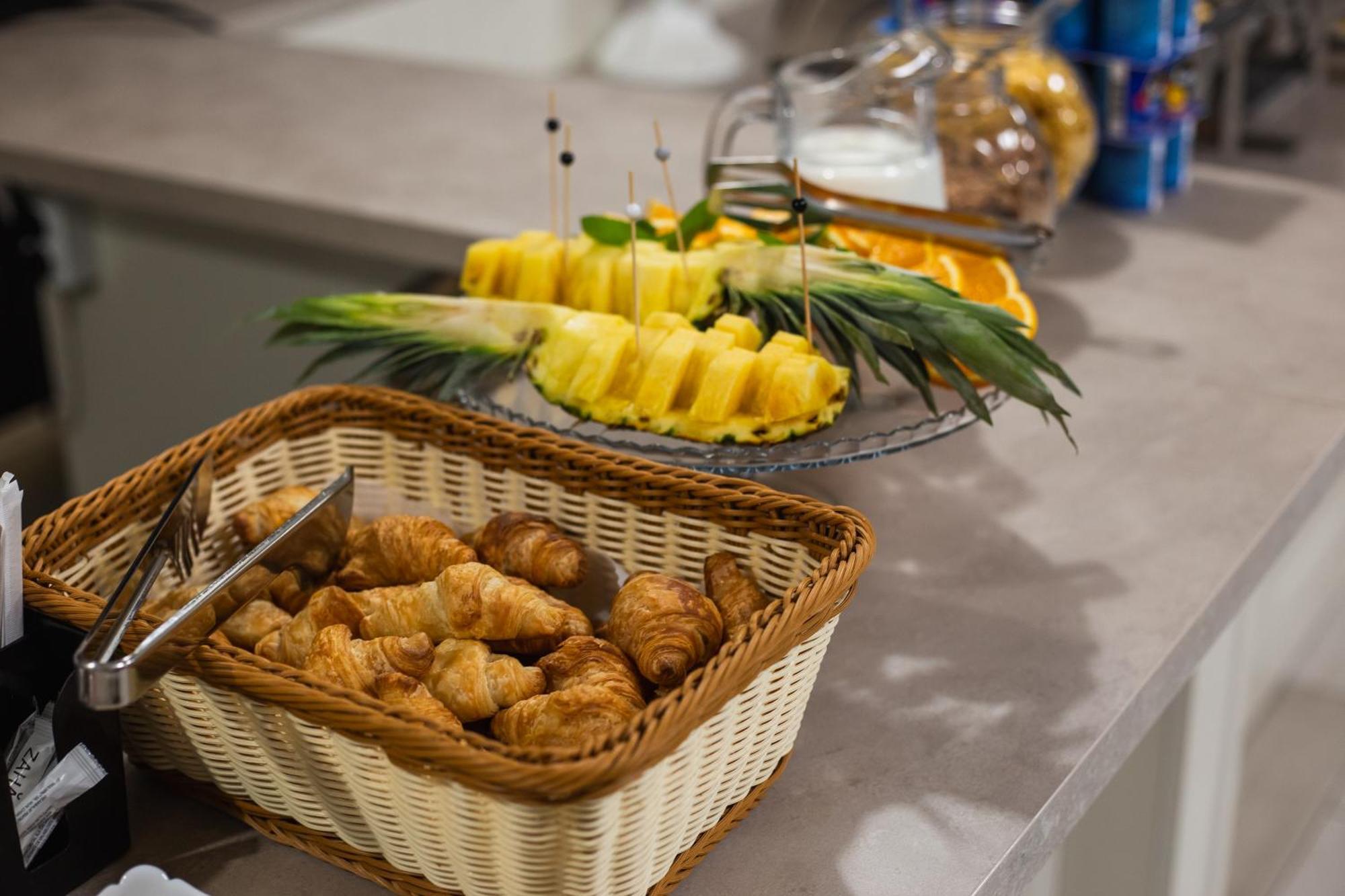 Bed and Breakfast Lidolux Бельцы Экстерьер фото